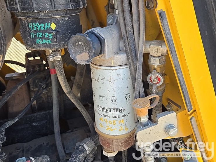 2023-komatsu-d61px-24-image-51