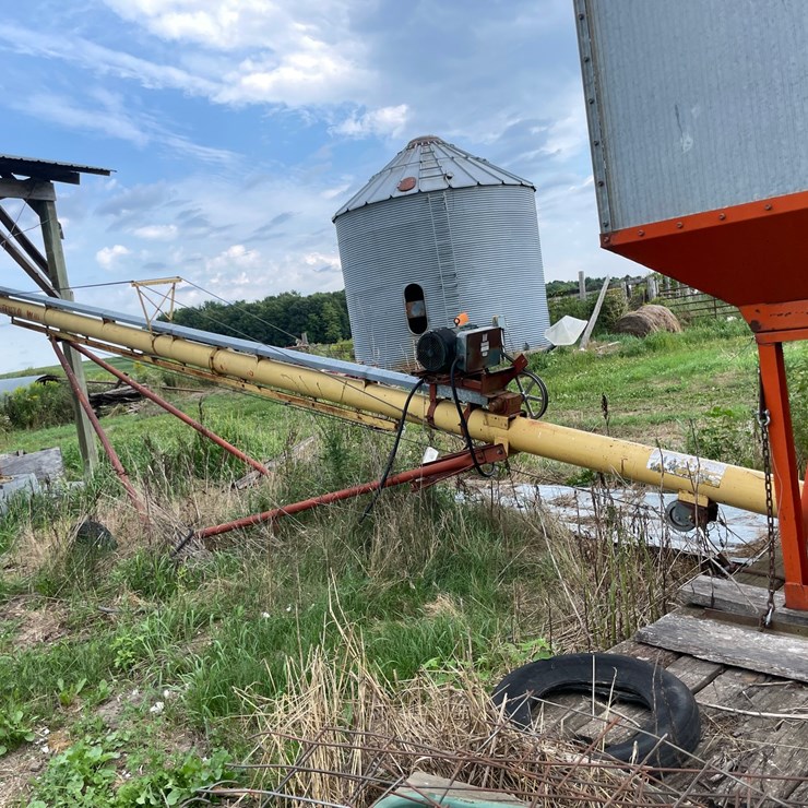 #2584 • Westfield 8 x 46 Grain Auger