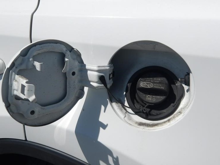 2016-toyota-rav4-image-6