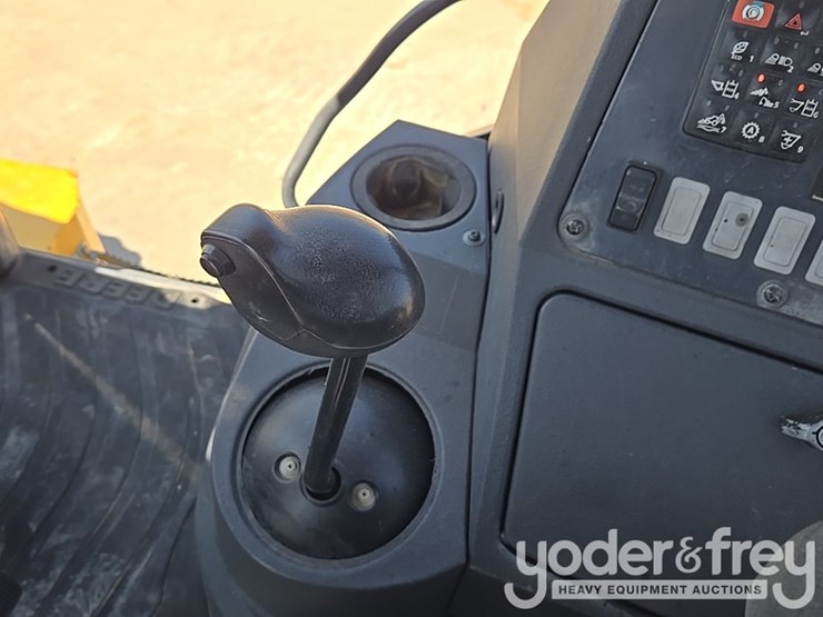 2019-deere-310sl-image-61