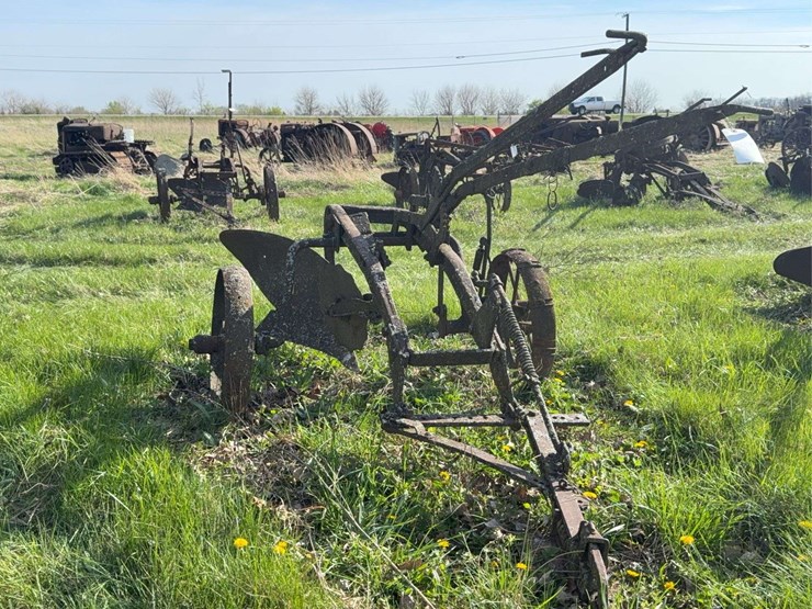 john-deere-12-image-8