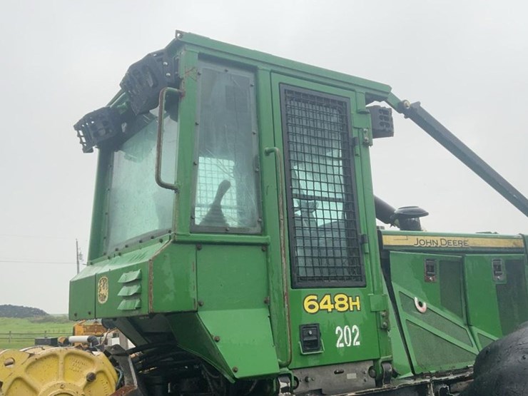 2014-deere-648h-image-34
