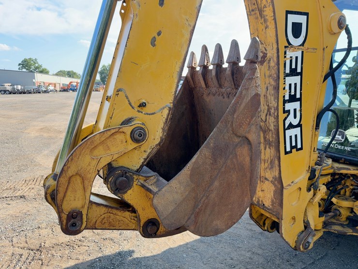 2005-deere-310sg-image-22