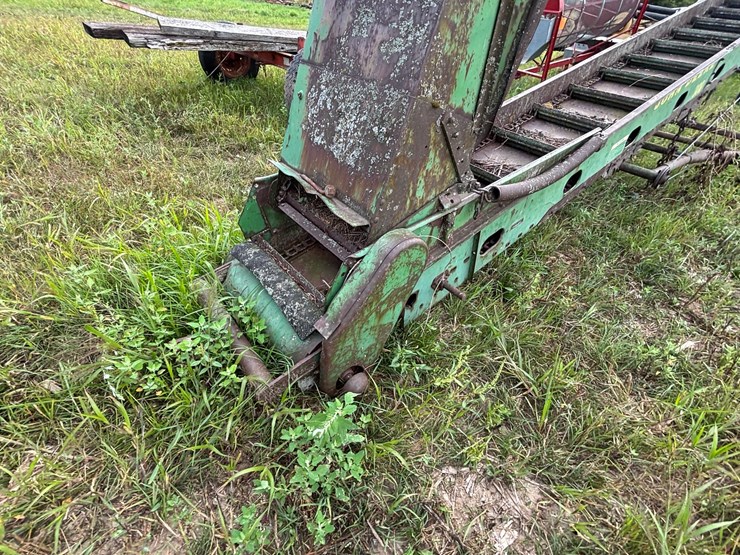 john-deere-300-image-18