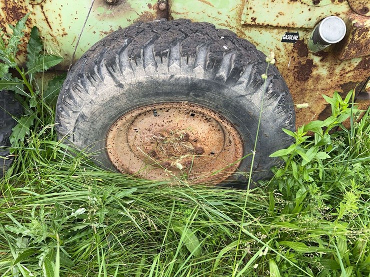 omc-1200-mustang-skid-loader-image-38