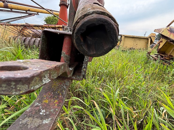 new-holland-s717-image-18