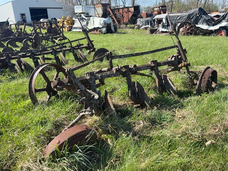 oliver-heavy-duty-3-blade-pull-type-disk-plow-image-3