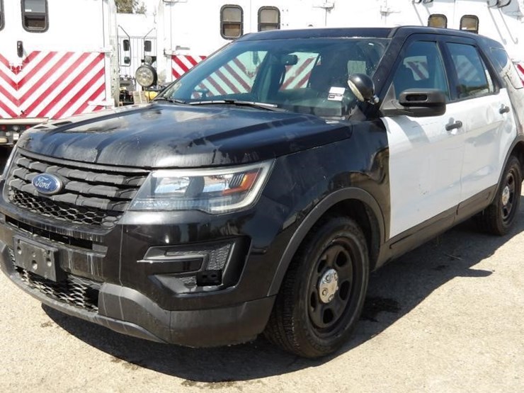 2019-ford-explorer-image-2
