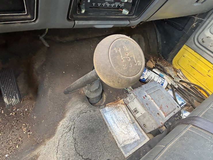 1985-ford-f700-image-17