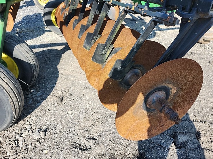 john-deere-210-image-11