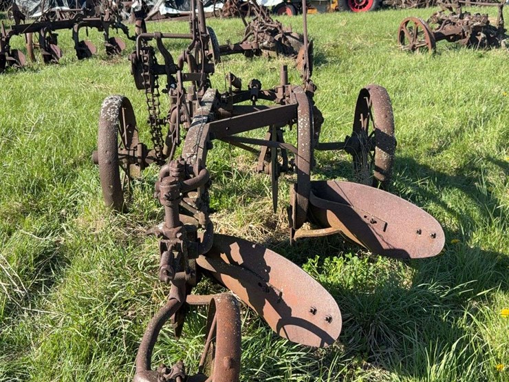 2-bottom-chain-lift-plow-image-2