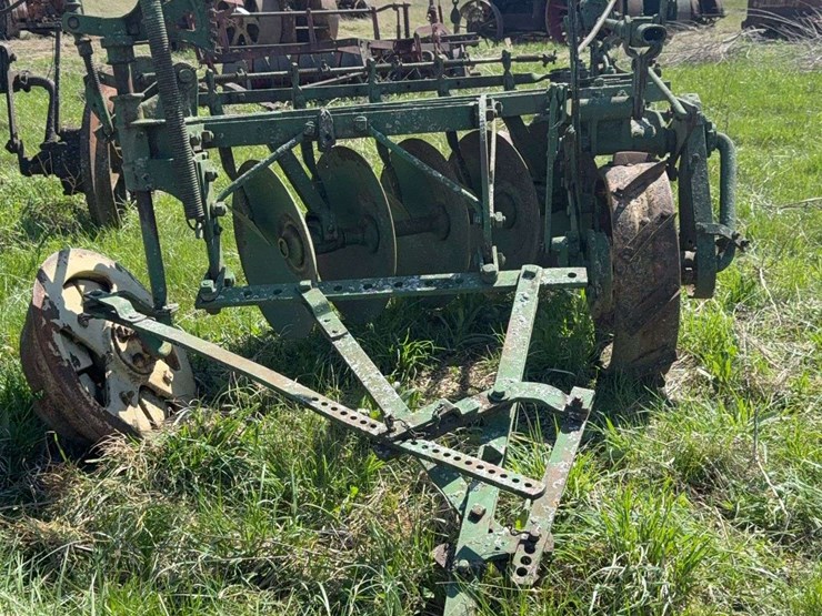 john-deere-disc-plow-image-13