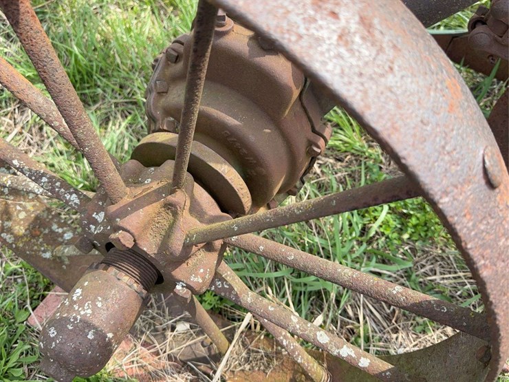 case-two-bottom-14”-pull-type-plow-image-10