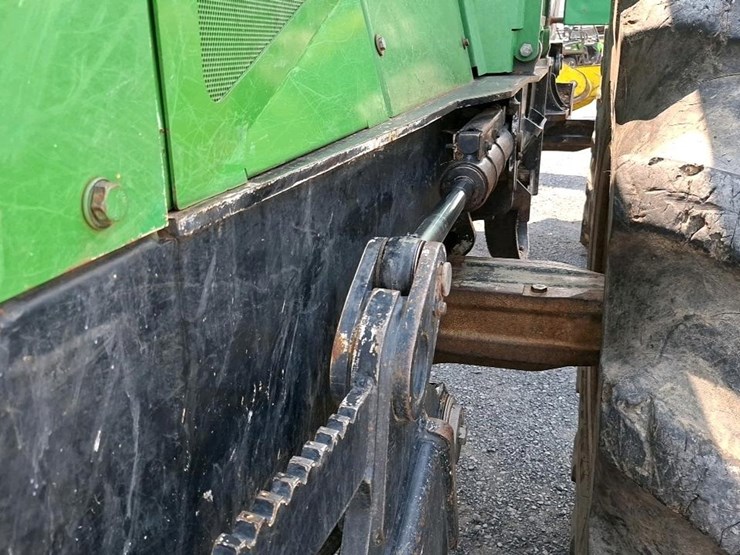 2007-deere-648g-iii-image-34