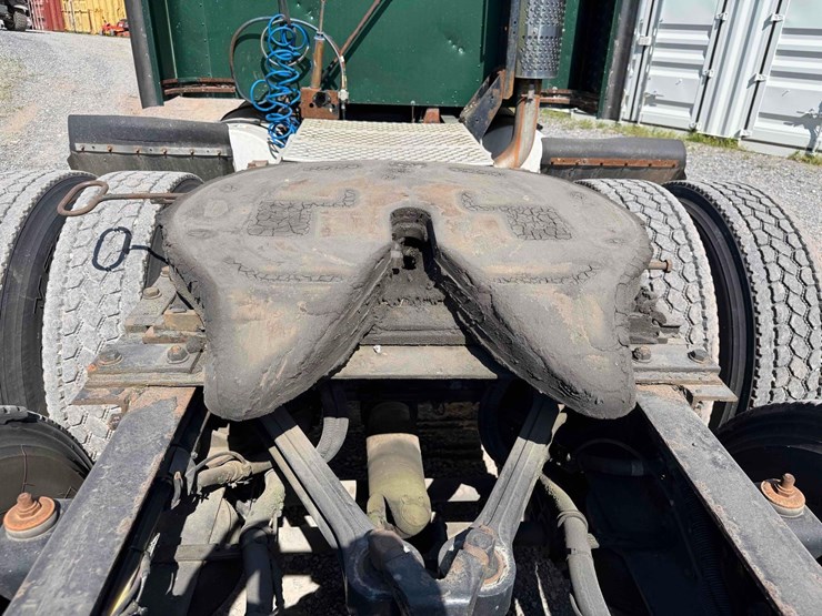 2001-kenworth-t800-image-15