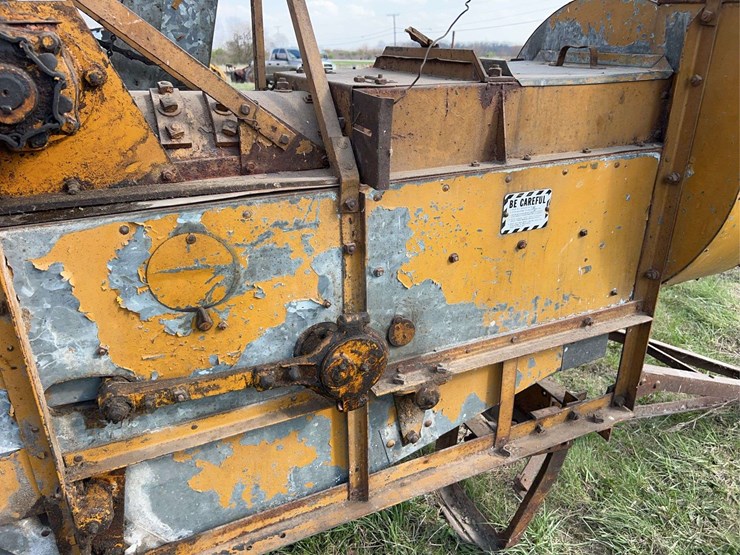 minneapolis-moline-model-dcorn-sheller-image-39