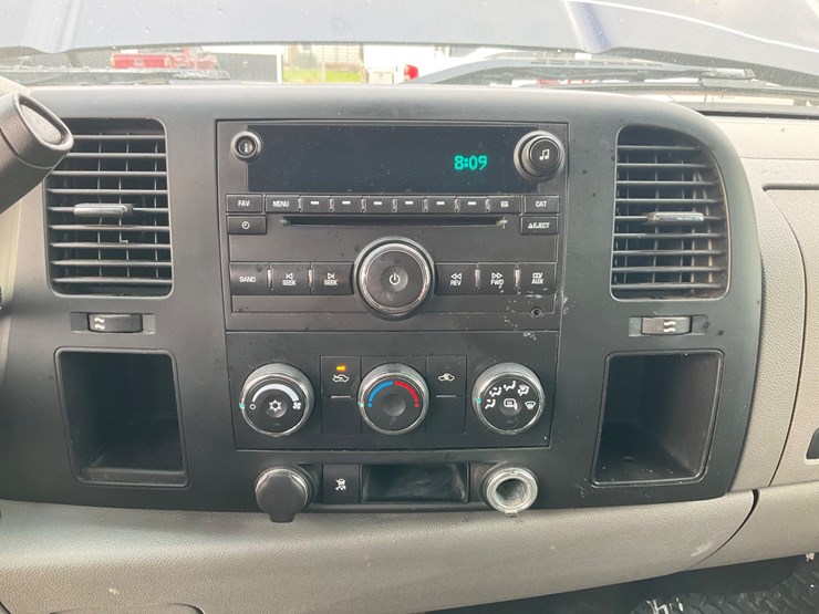 #2052-•-2010-chevrolet-silverado-4x4-pickup-truck-image-87