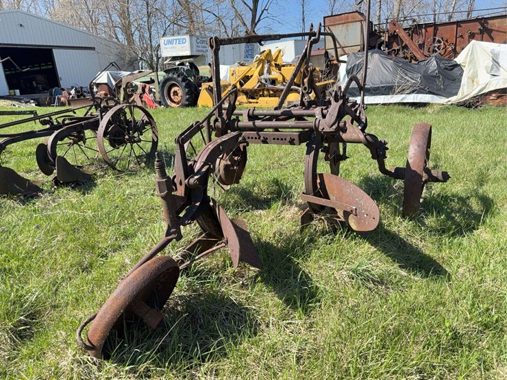 two-bottom-plow-image-3