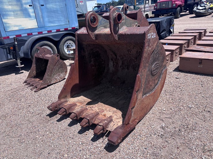 john-deere-210-image-1