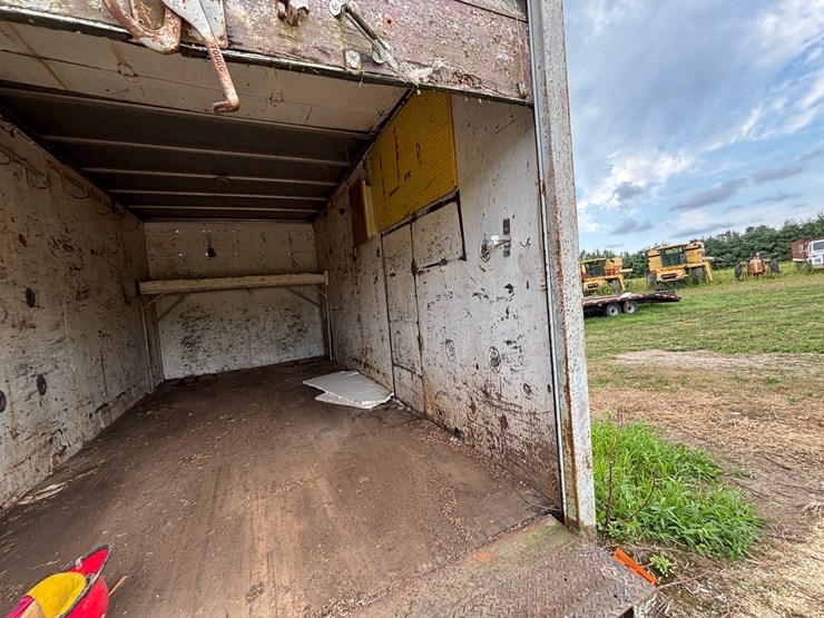 #2588-•-box-truck-body-image-11