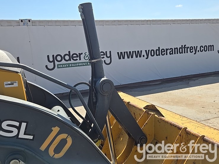 2019-deere-310sl-image-21