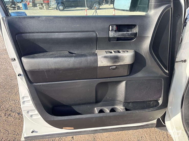 2008-toyota-tundra-image-13