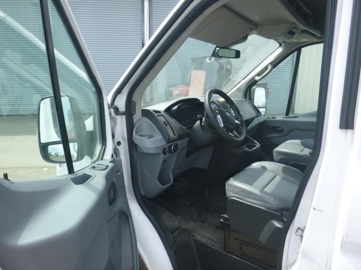 2017-ford-350-image-5