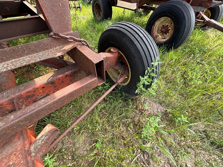 #2644-•-kelly-gravity-box-on-running-gear-image-18