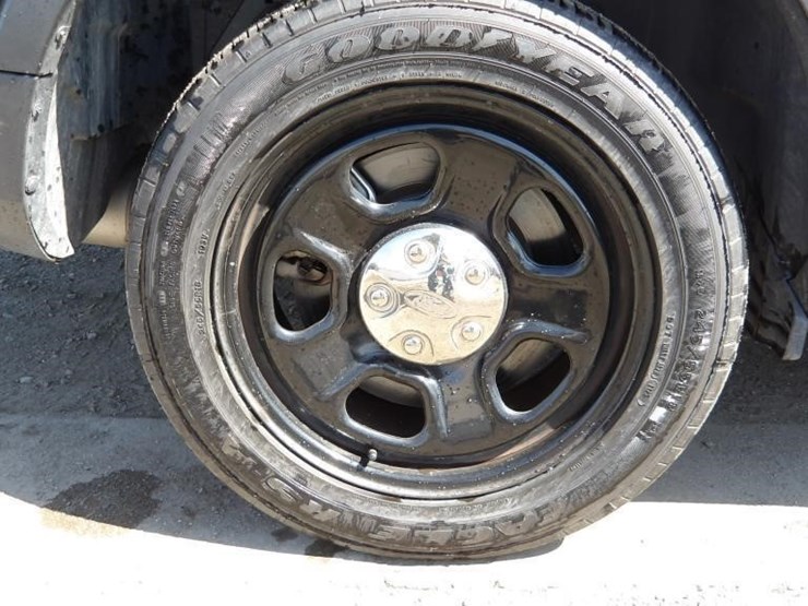 2019-ford-explorer-image-5