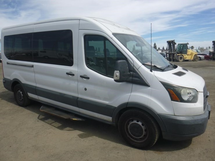 2017-ford-350-image-2