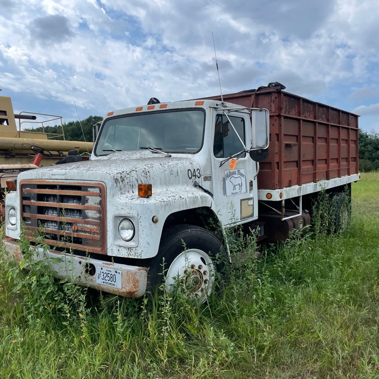 1987 INTERNATIONAL S1900