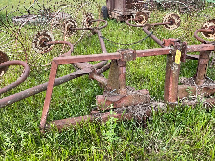 #2613-•-(10)-wheel-v-rake-image-13