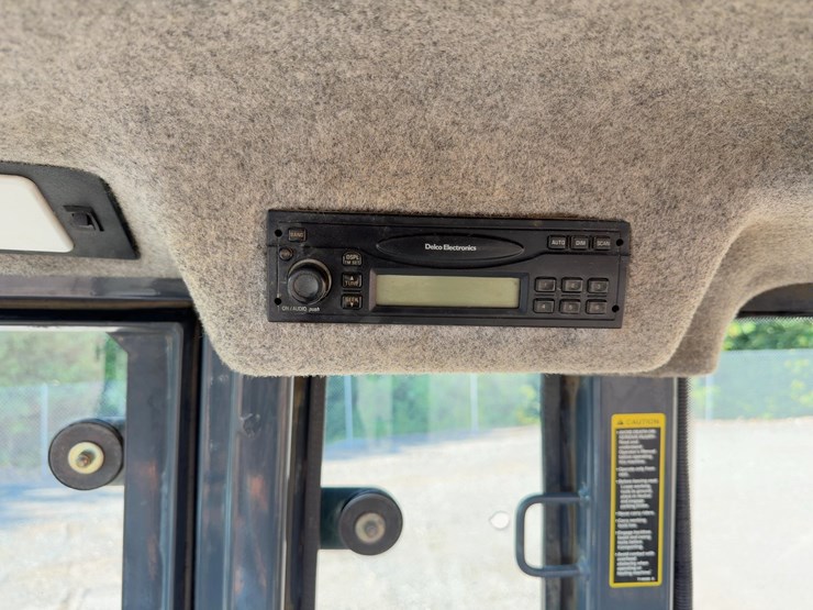 2005-deere-310sg-image-28