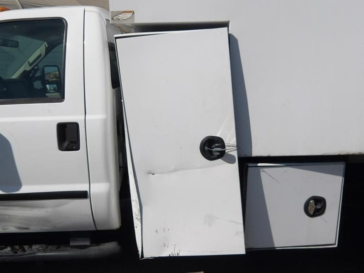 2008-ford-f550-image-9