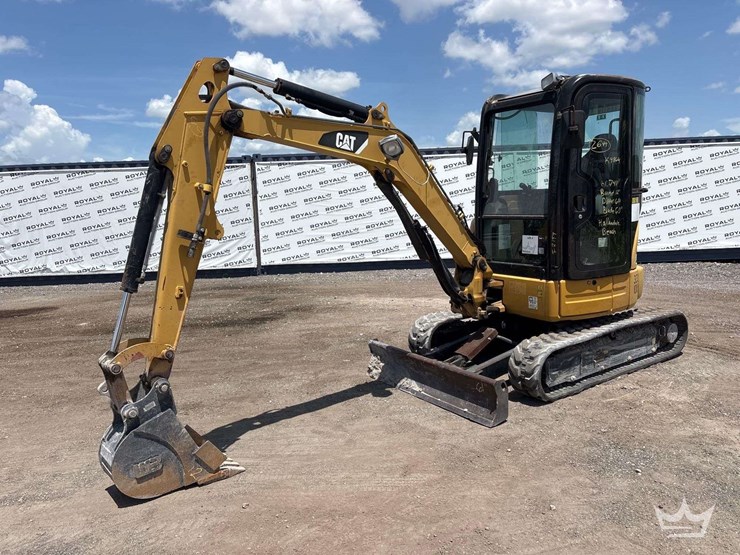 2010-caterpillar-303c-cr-mini-excavator-image-29