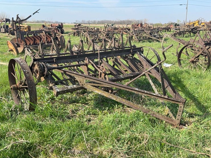 ihc-7ft-field-cultivator-image-1