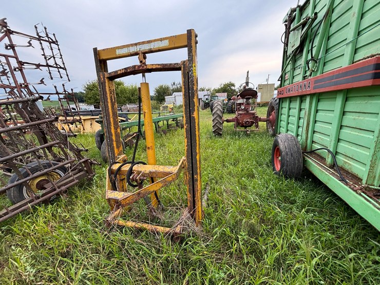 #2618-•-vermeer-3-point-bale-mover-image-1