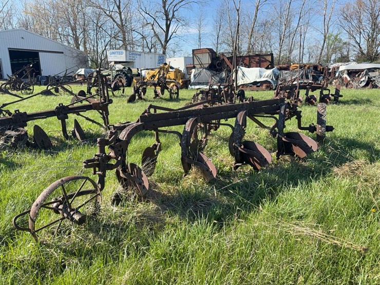 4-bottom-chain-lift-plow-image-1
