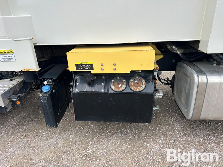 2024-mack-lr64-loadmaster-sideloader-t/a-garbage-truck-image-14