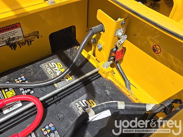 2023-komatsu-pc360-lc-11-image-43