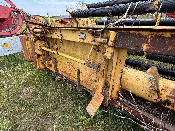 new-holland-960-image-9