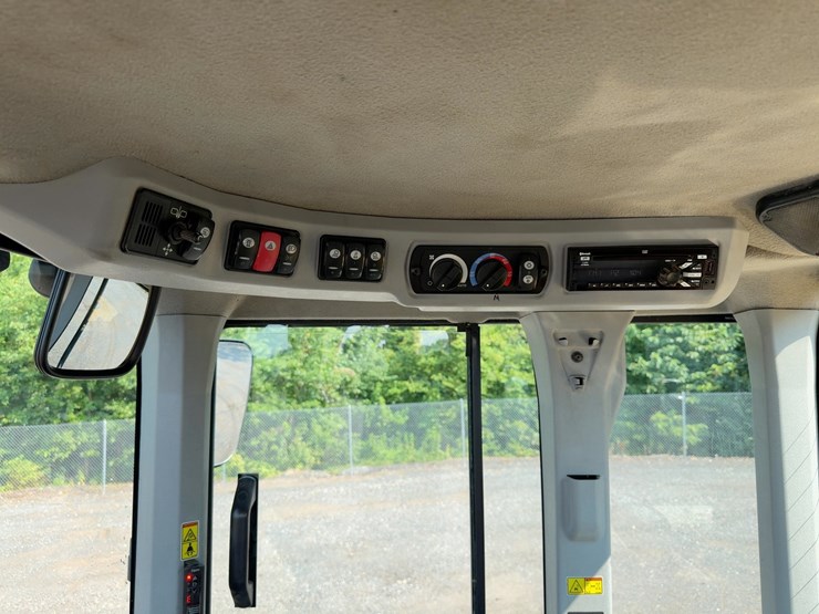 2015-caterpillar-938k-image-26