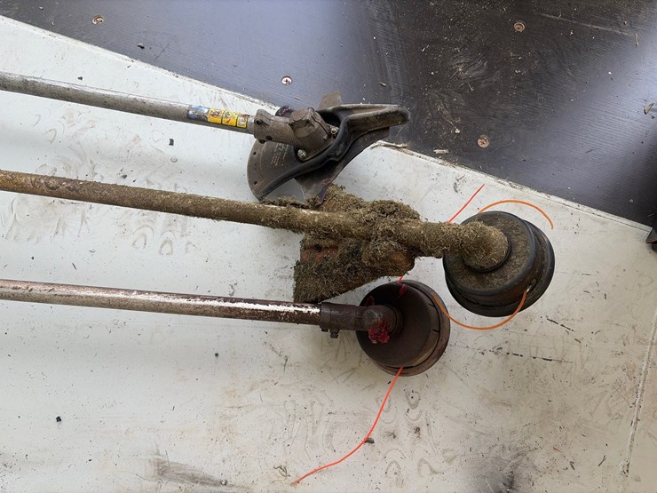 #36-•-3-gas-string-trimmers-image-2