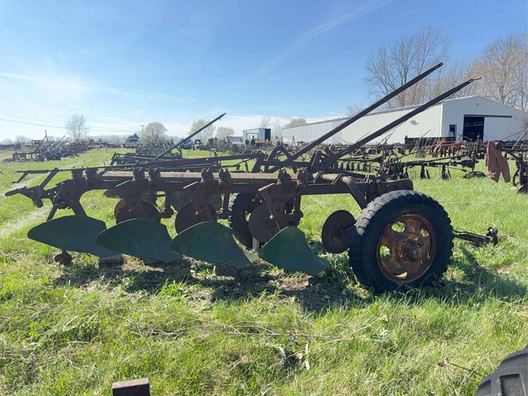 john-deere-16-image-2