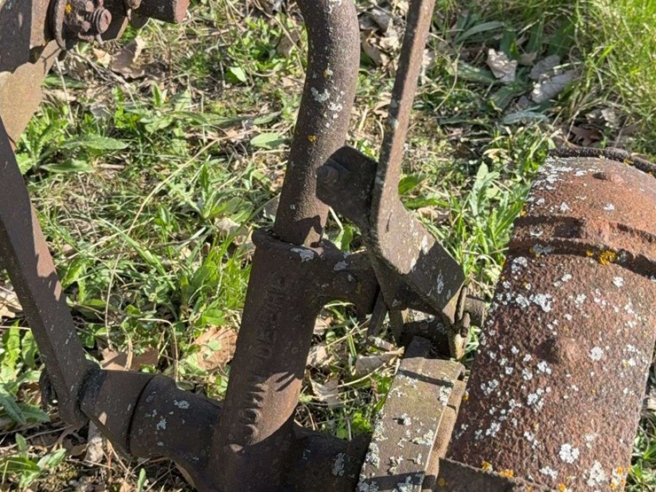 john-deere-12-image-10