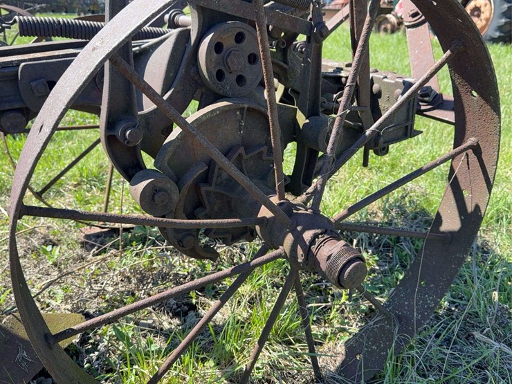 oliver-two-bottom-plow-image-10