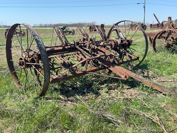unknown-pull-type-field-cultivator-image-1