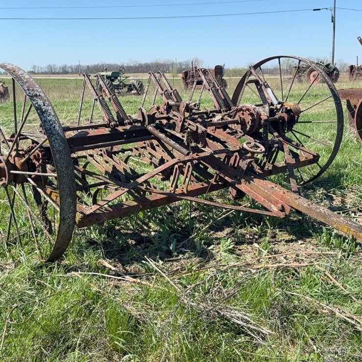 Unknown Pull Type Field Cultivator