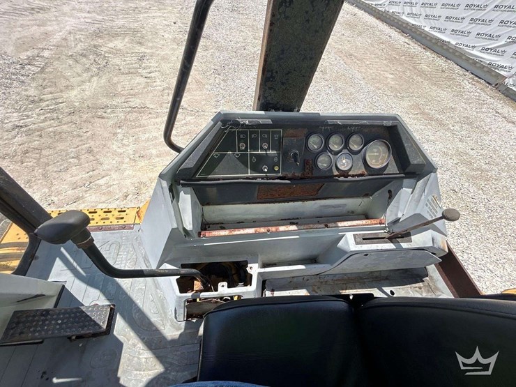 1999-caterpillar-446b-image-35