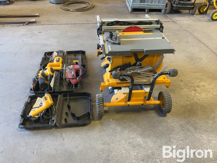 dewalt-table-saw-&-handheld-wood-working-tools-image-8
